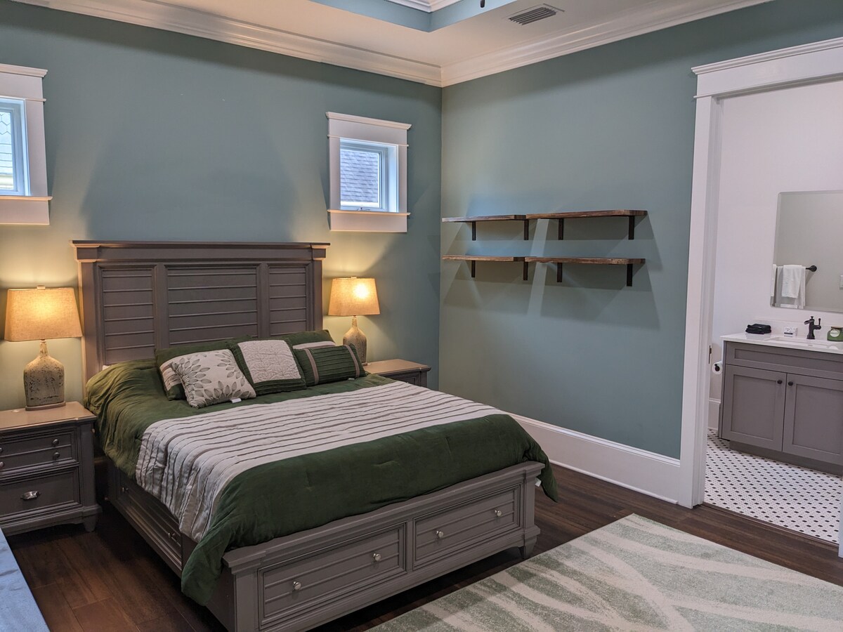 Seattle Room master bedroom